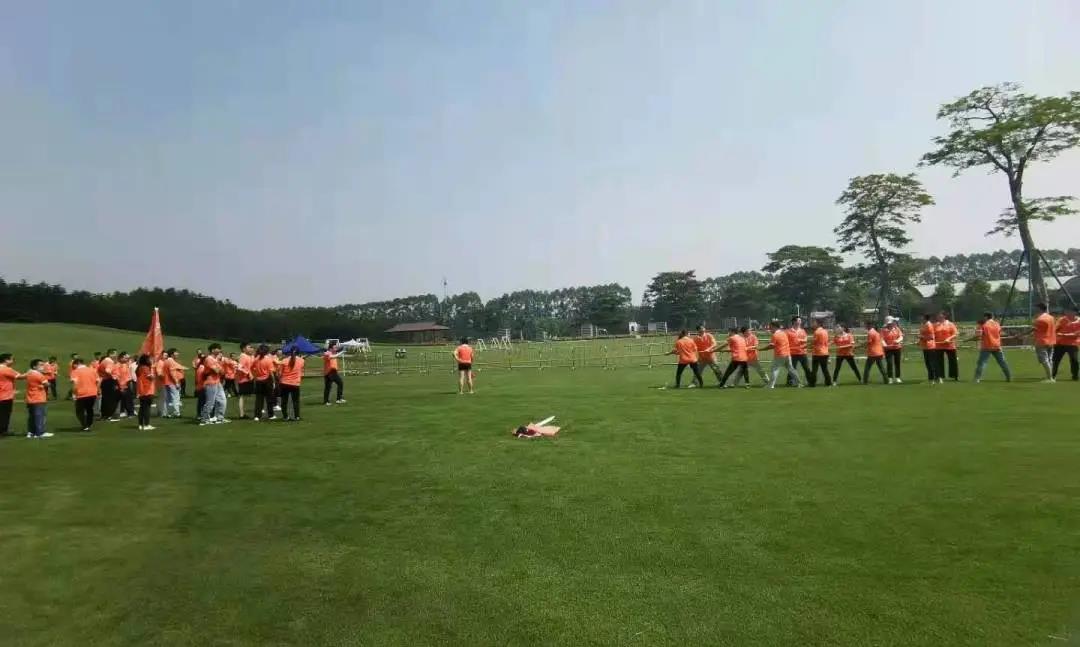 1620208600735508.jpg 拔河角逐.jpg