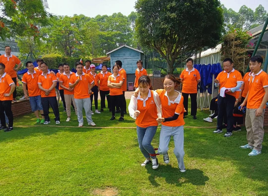 1620208621196571.jpg 两人三足.jpg